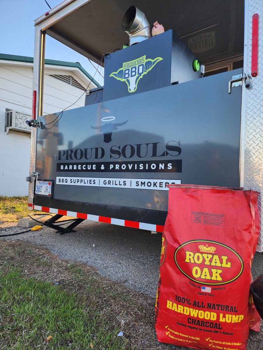FergoliciousBBQ's tweet photo. It's on! LFG! Good luck errbody!
#RubSumLUV #proudsoulsbbqkc #teamproudsouls #proudsoulsbbqandprovisions #kcbs #smokeinthespring #kcmo #kingdomofQ #northland #kansascity #royaloakcharcoal #myronmixonsmokers #fergdoinfergthings #fergoliciousbbqworldwide #bbqlife #bbqfamily https://t.co/QENDA6cPyH