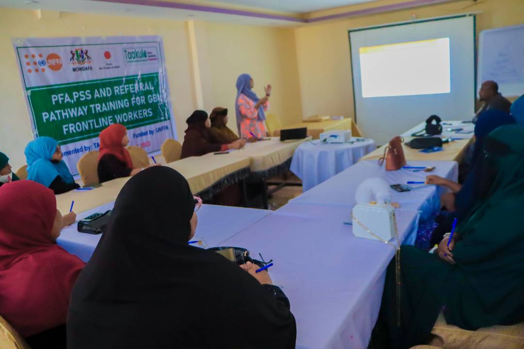 UNFPA_SOMALIA's tweet photo. Just completed training on Psychosocial support, Psychological first aid & GBV referral pathway for 20 female GBV frontline service providers in Bosaso District, Bari. Thanks to #TAAKULO & the Govt.of Japan π―π΅ for funding this project to enhance access to GBV services in Somalia. https://t.co/BhSa5oApsI