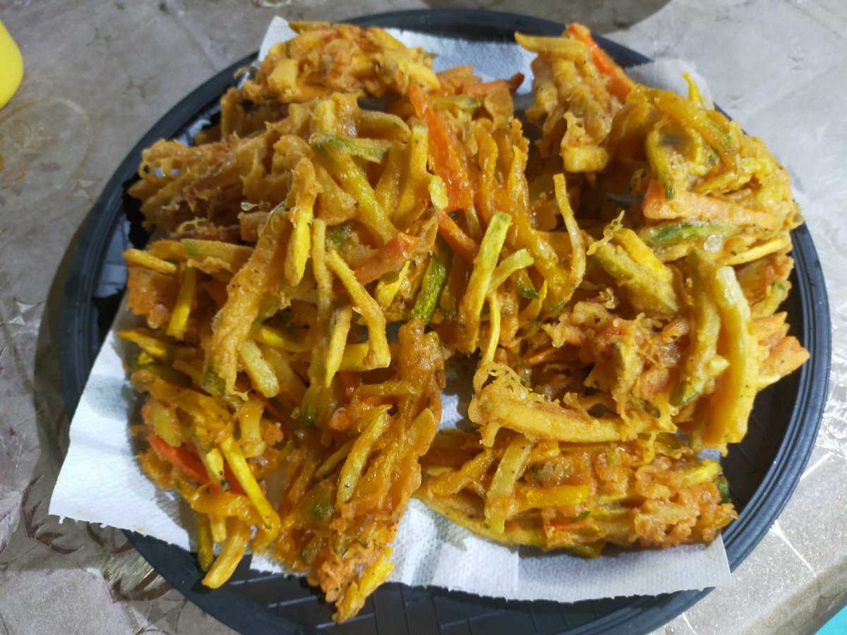 kuya_chino's tweet photo. My version of okoy...
kalabasa, patatas, camote and carrots.
Infairness masarap sya.
#okoy #food #pinoyfood #veggies https://t.co/rqm5NwGk0y