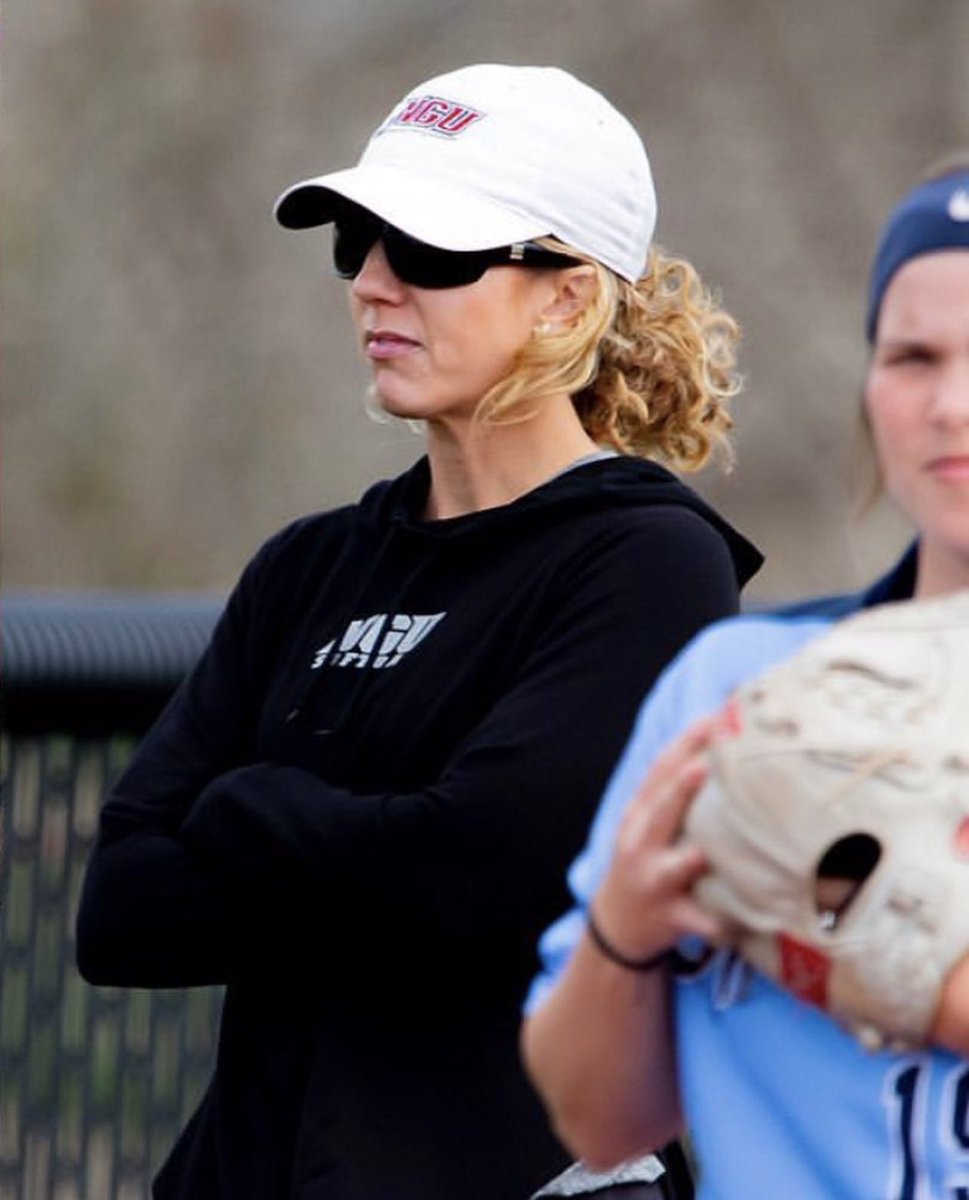 NGU Softball tweet media