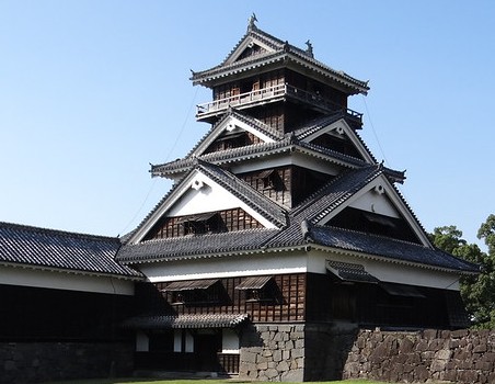 uXgmRJwxYXeFDjx's tweet image. #歴史知らない人が嘘だと思うけど本当の事言え
左は天守だが、右は天守ではない