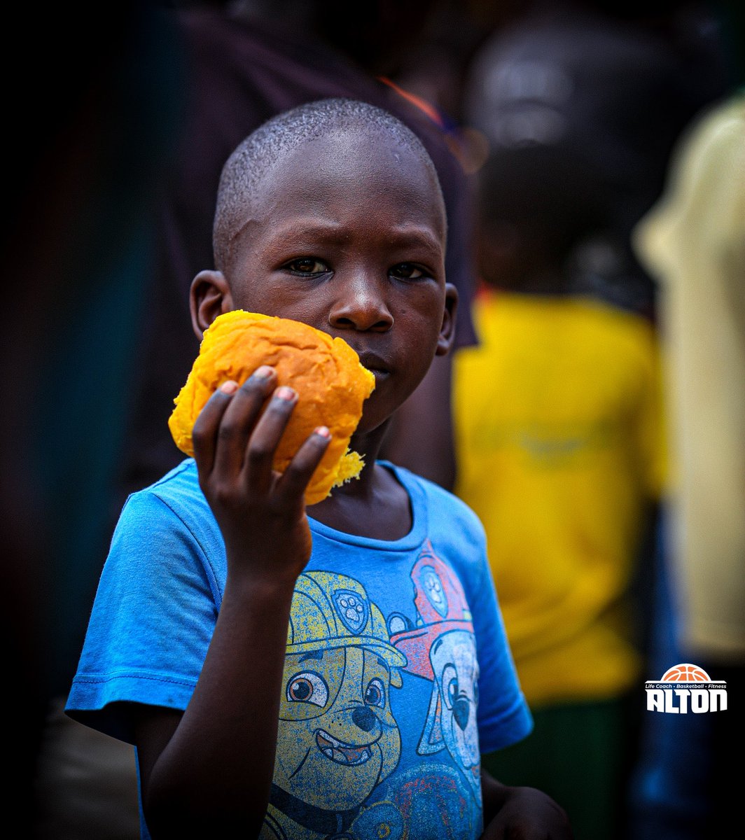 Alt0nBasketball's tweet photo. #TRANSFORMATION ⬆️|| Hebrews 13:16
“And do not forget to do good and to share with others, for with such sacrifices God is pleased”. 

#EasterInSlums #SportsForYouthDevelopment https://t.co/ERMrmjGFUL