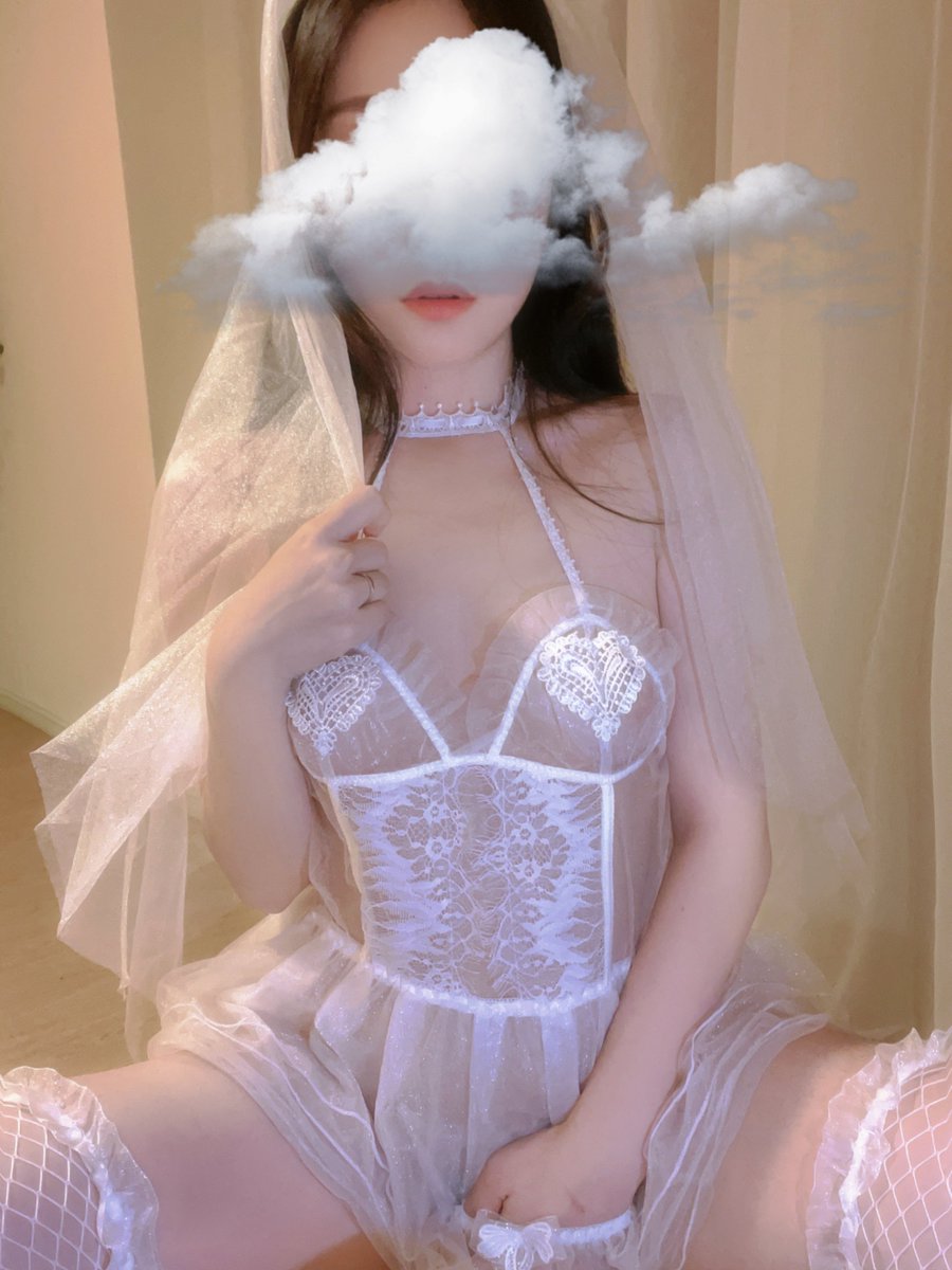 dogtailmmm's tweet photo. 这套就叫 自慰新娘 吧☺️
#情趣内衣 https://t.co/hL3HCanuRA