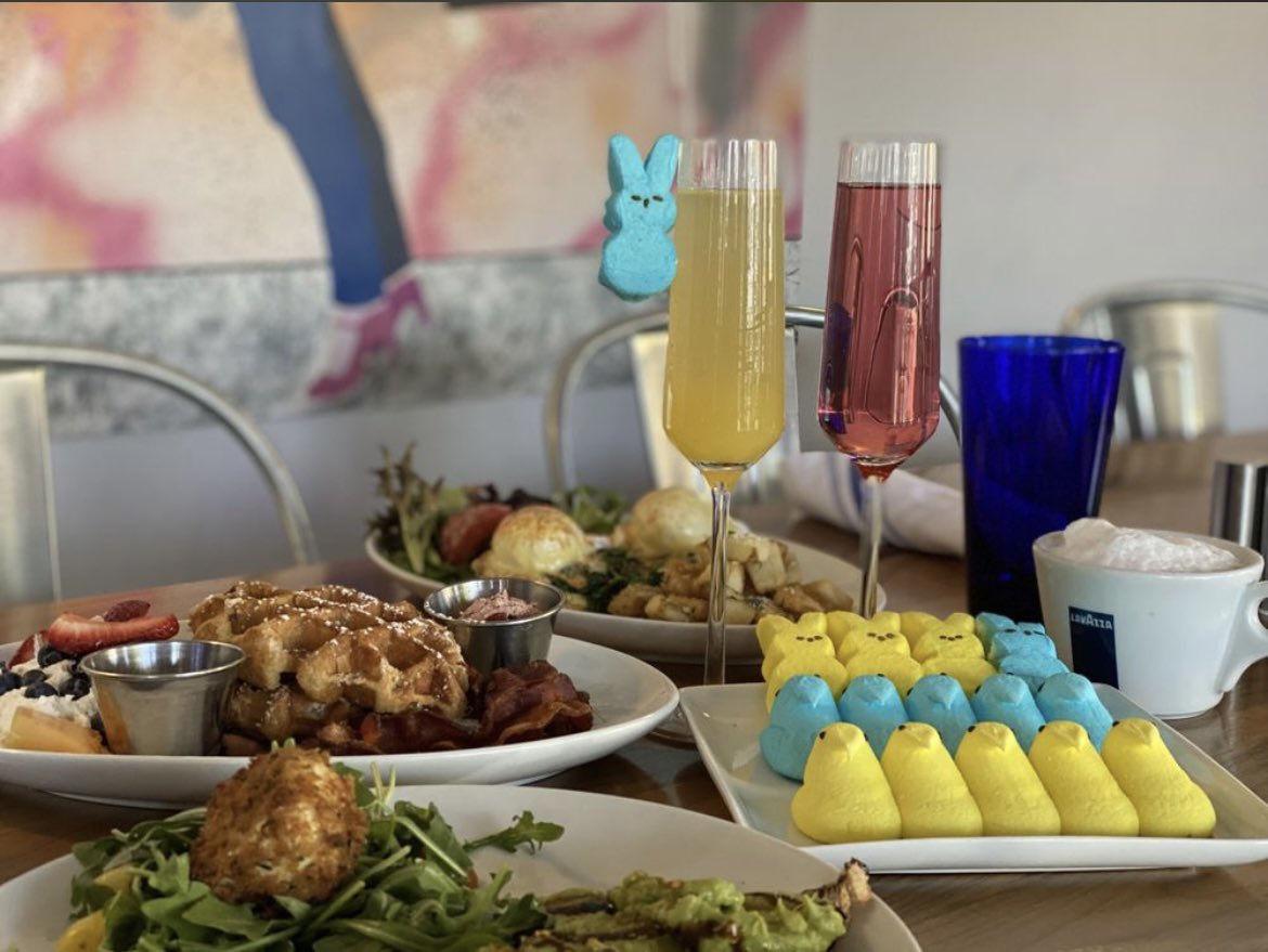 GrandCentralPSP's tweet photo. Put Brunch in your Easter Basket! Grand Central is serving up springtime flair this weekend starting at 7:30am with bunny boodles of deliciousness! Raise a glass (or three) of our colorful Mimosa Flights this Easter Weekend!

#easter #brunch #palmsprings https://t.co/PoOe0aJLGl