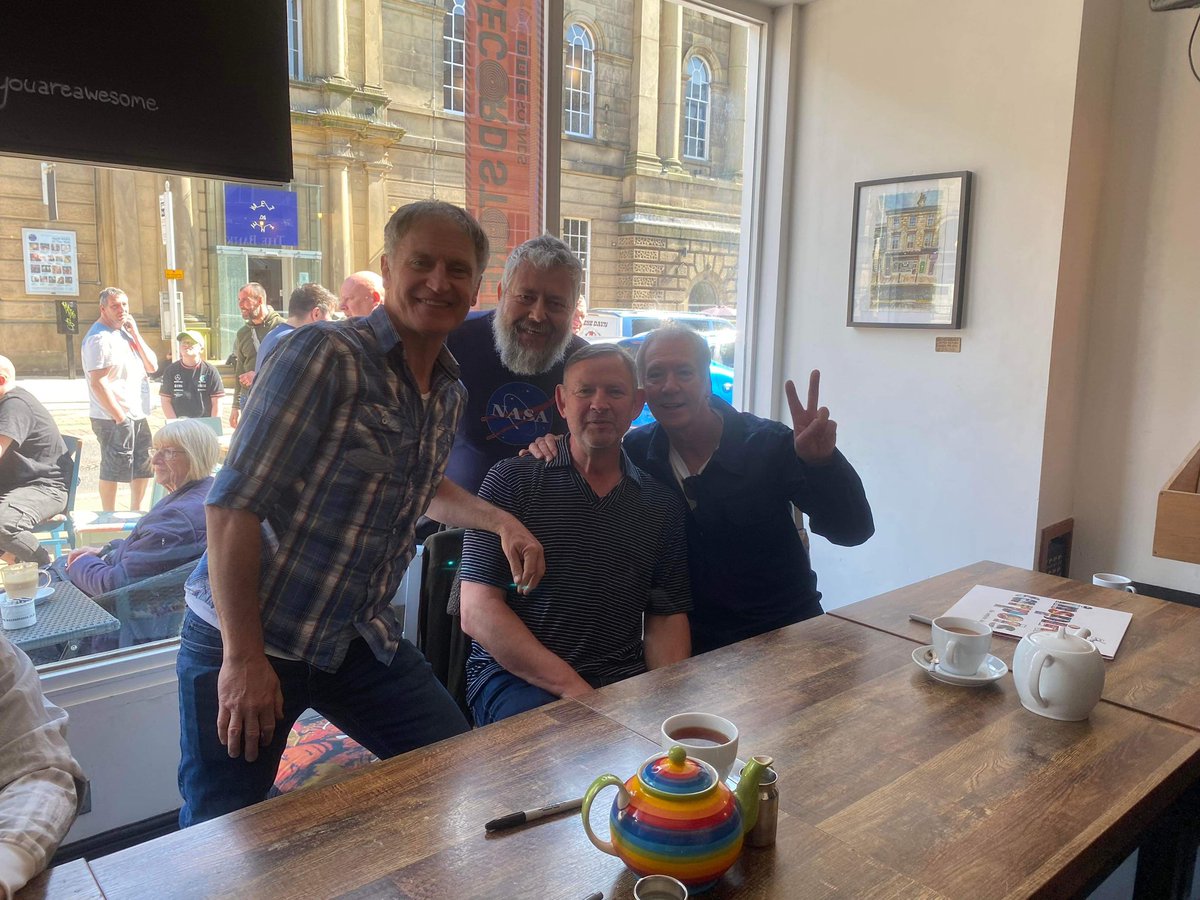 mumbers's tweet image. Fantastic to meet @inspiralsband at @waxandbeans today. A special big thanks to @therealboon for singing the Enjie Benjie theme tune to my daughter 😁