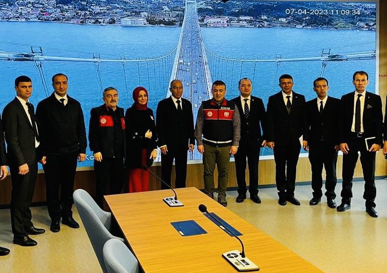 Istanbul34Gamer's tweet photo. Türkmenistan Şehircilik Devlet Komitesi Başkanı Sayın Deryageldi ORAZOV başkanlığındaki heyet İstanbul Güvenlik ve Acil Durumlar Koordinasyon Merkezini ziyaret etti. @GAMERBaskanligi @FaikSOZER @sirmalikadir https://t.co/4itWJT18sr