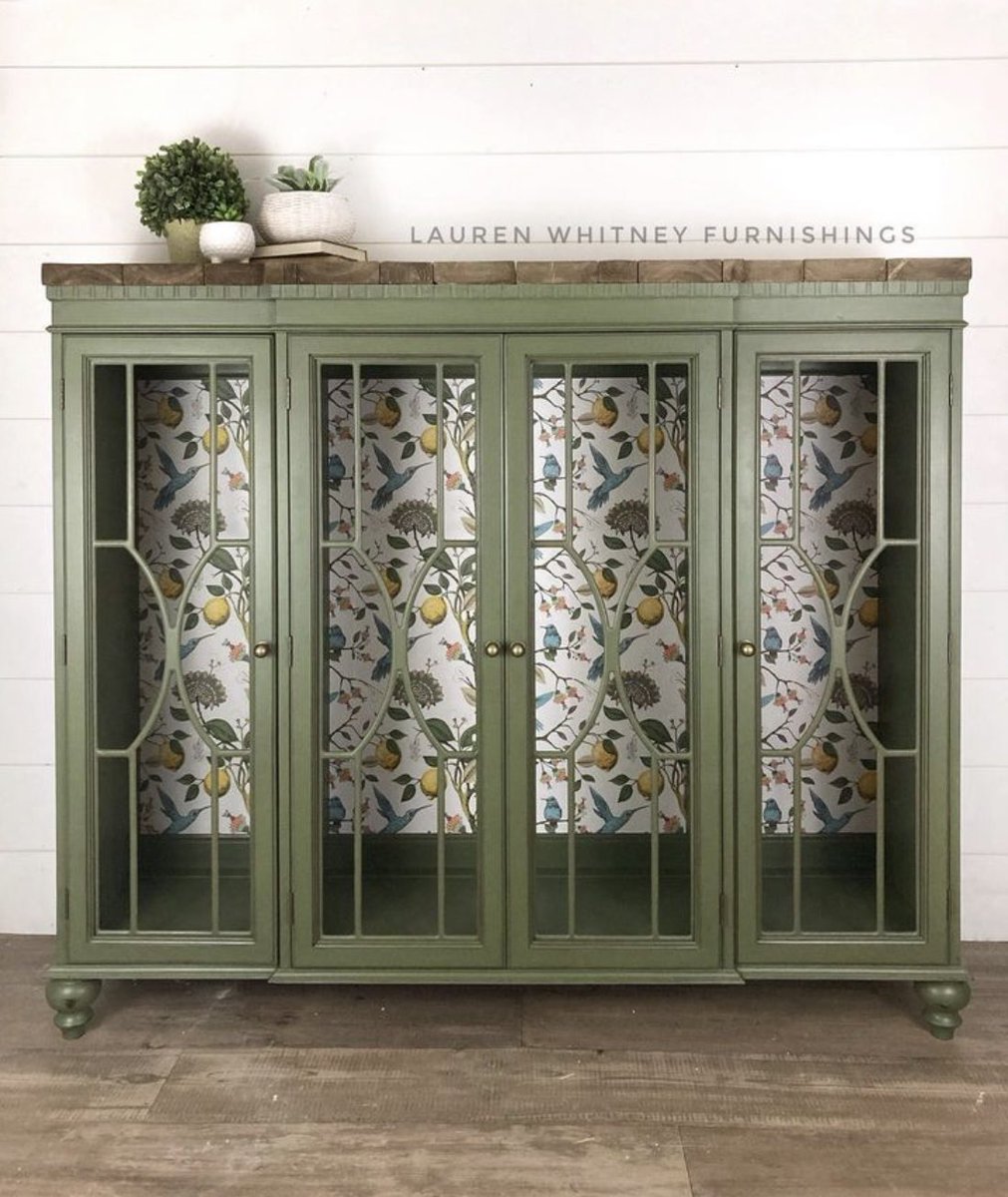 Congratulations to our sister, Lauren Whitney for winning 1st place in the #melangeproject! 
So exciting! 🎉🎉

#march #spring #fresh #hutch #furniture #furnituredesign #furnituremakeover #melange #melangepaints #laurenwhitneyfurnishings