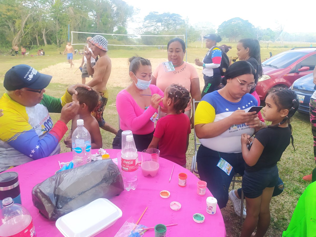En esta Semana Santa desde el Municipio Roscio #Bolívar la Dirección Municipal de Educación y Cultura nos trasladamos a la Parroquia Salom El Miamo para atender a nuestros niños y niñas junto a nuestro Alcalde Bolivariano <a href="/wuihelm24/">Wuihelm Torrellas</a>  #SemanaSanta2023