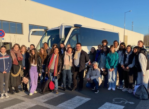 #Interfamilial 
20 jeunes valentinois de 13 à 17 ans partent rencontrer leurs correspondants allemands de Biberach !
Après les avoir accueillis en novembre dernier, c’est au tour de jeunes valentinois d’etre accueillis  pour une semaine de partage.
<a href="/VilledeValence/">Valence</a>