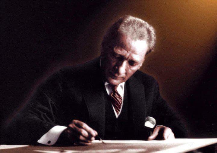 umitozdag's tweet photo. Atatürk 19’uncu yüzyılın bitimine 19 yıl kala doğdu.
19 Mayıs 1919’da Samsun’a ayak bastı, Kurtuluş Savaşı’nı başlattı.
1881, 1919 ve 1938 yıllarının hepsi 19 sayısının tam katları, yani 1881 = 19 x99, 1919 = 19x101 ve 1938 = 19x102.
Mustafa Kemal Atatürk ismi 19 harften oluşuyor! Ve ATA İttifakı 19. Sırada.
