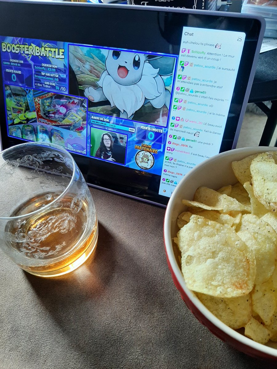 Snip_MeteroR's tweet photo. Prêt pour le boosters battle @NauziraTv https://t.co/W5DzpTMypj