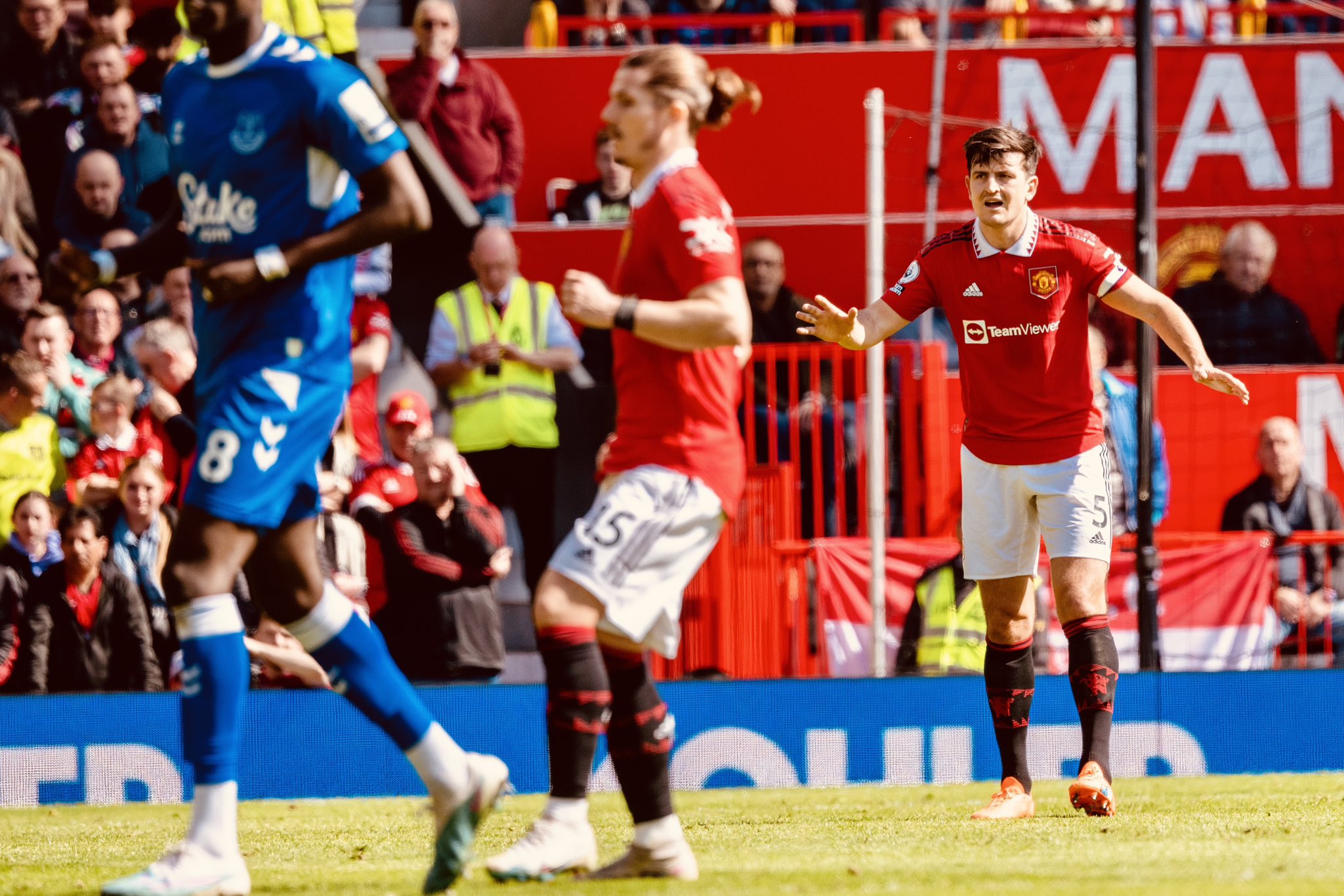 Harry Maguire marshals his defence during United v Everton.