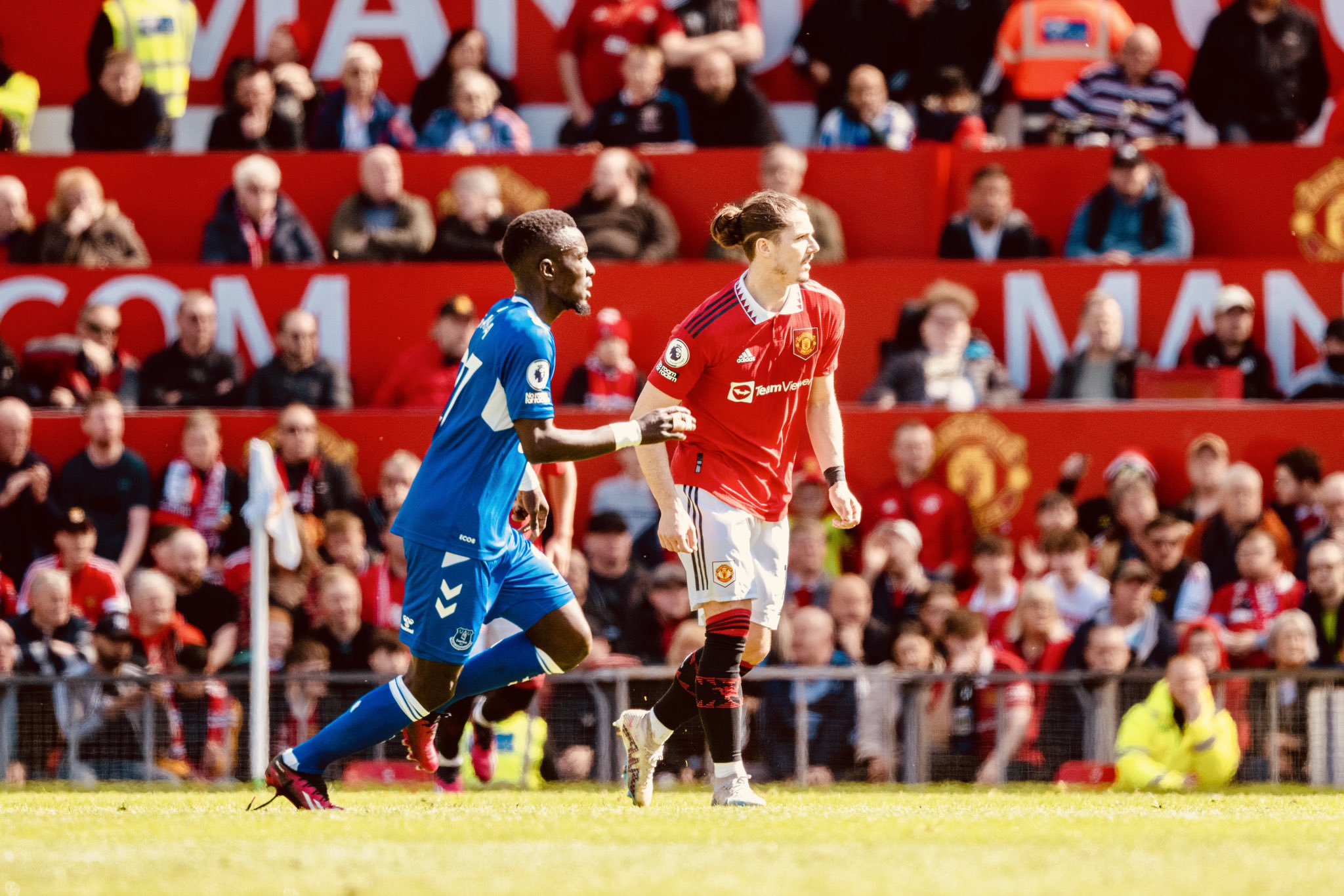 Marcel Sabitzer watches on during United v Everton.