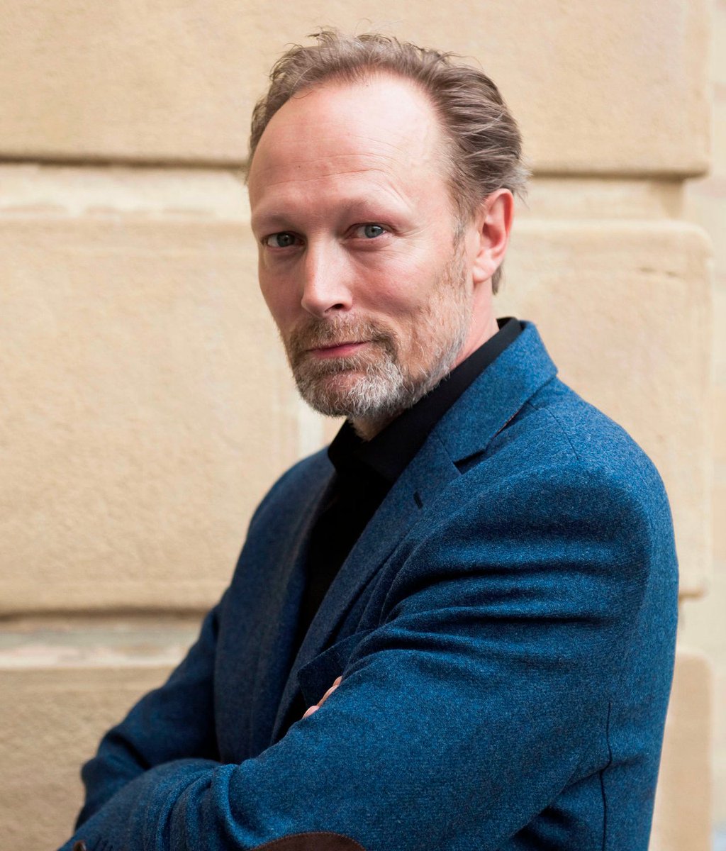 ProjBigScreen's tweet photo. BREAKING: Lars Mikkelsen will reprise his role as Grand Admiral Thrawn in live-action for the upcoming Star Wars series AHSOKA https://t.co/cqUUIgupXi