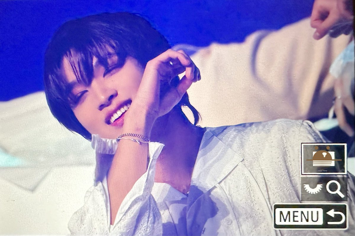 하....ㅋㅋ
우리 애기가 형아 얼굴을 주먹으로 치네?
손도 맵다..
작아서 안 아플 줄 알았더니.