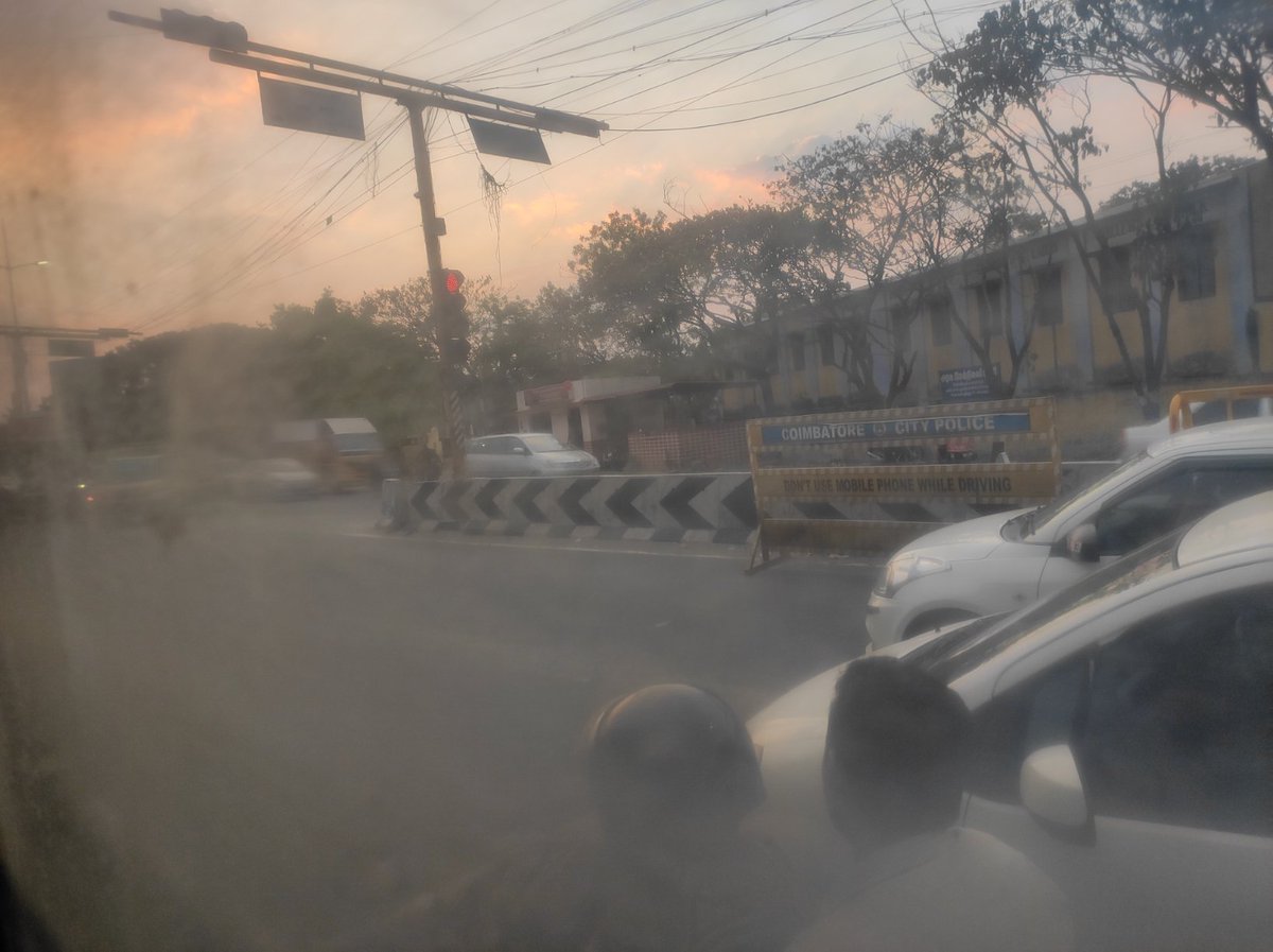 Yuvaraj__Uvi's tweet image. #Coimbatore #trafficsignal
#stopline