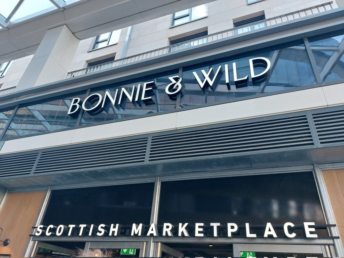 Wee afternoon outing to my daughters workplace to see her on shift, wine, ice cream, and waffle fries @BonnieMarket what's not to like!