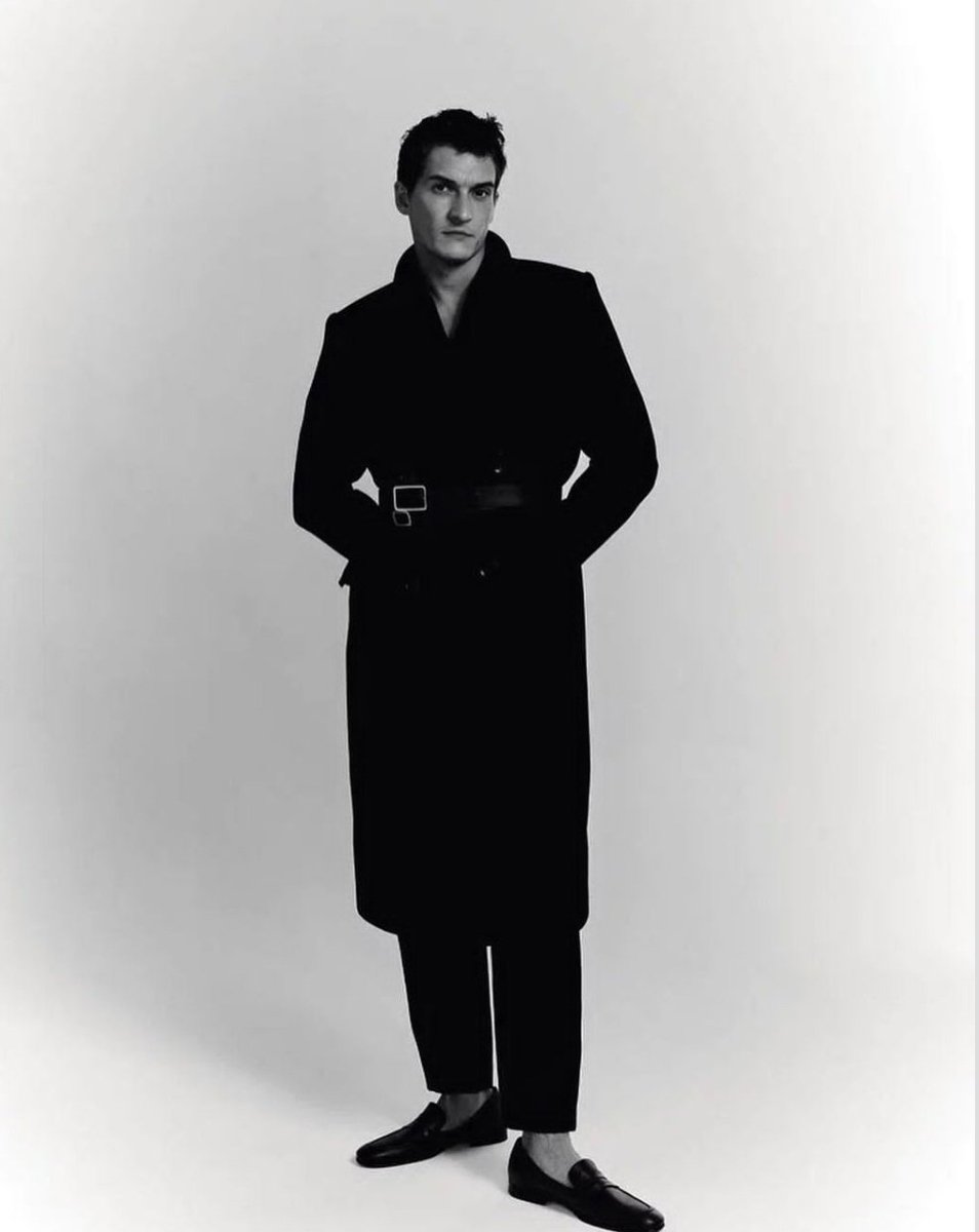 спирит on Twitter: "этот актер из каста выглядит как хольт"