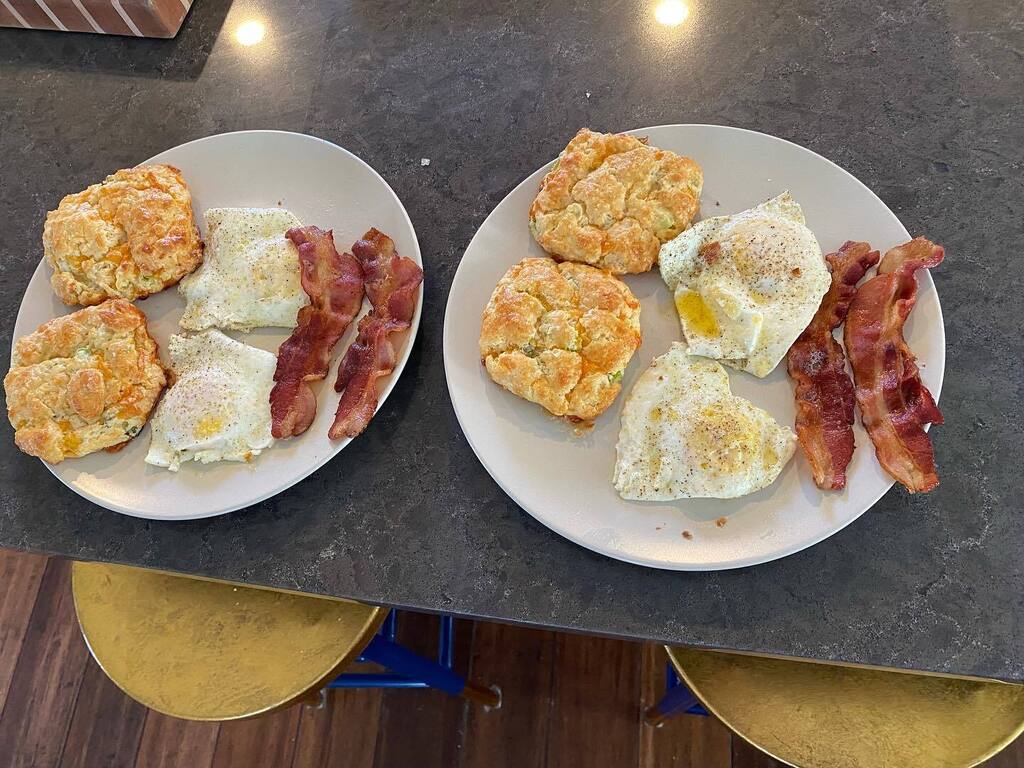 MisterBrainley's tweet photo. Cheddar scallion biscuits https://t.co/10q0ZFaNaq