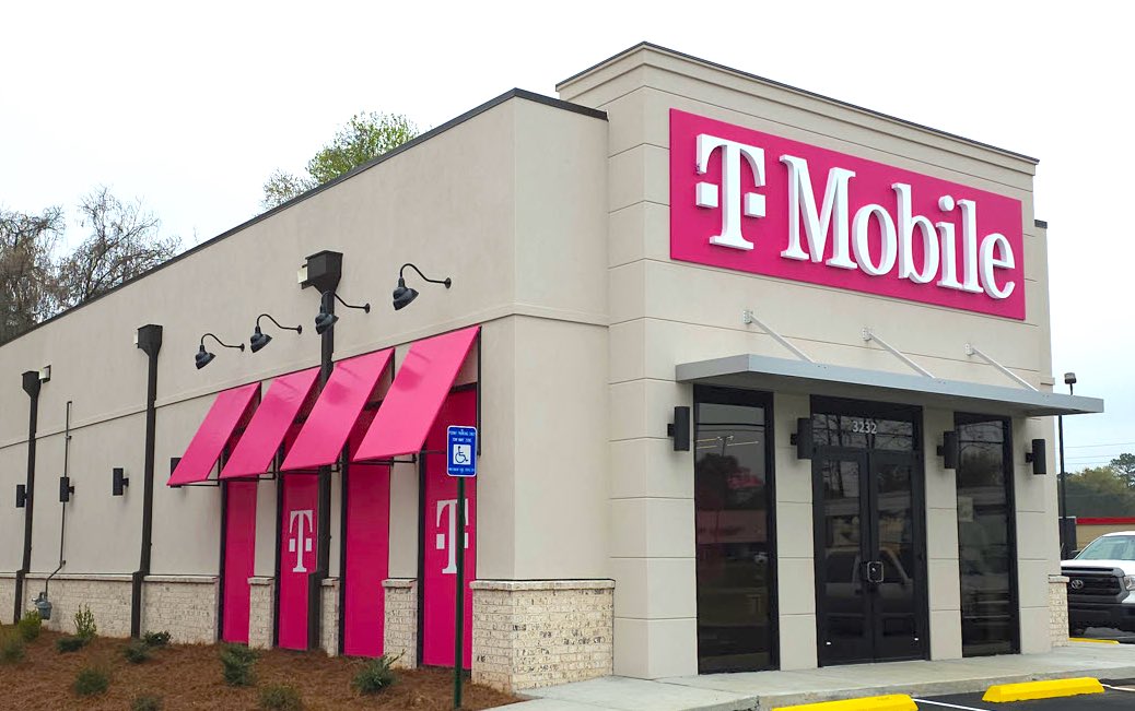 Roanoke, Alabama, is sweet home to one of our newest <a href="/TMobile/">T-Mobile</a> stores and I couldn’t be happier for the awesome team that runs it. We’re all excited to be part of yet another great community and look forward to bringing it a better choice in wireless!