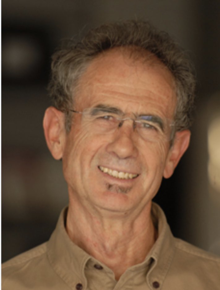 LaFatal_'s tweet image. La fugida d’uns adolescents jueus que acabaran travessant els Pirineus per fugir de la barbàrie nazi permet retrobar-nos amb el mestratge narratiu de #PepColl.
Una novel·la ambiciosa que demostra que l’autor de Pessonada continua en plena forma.