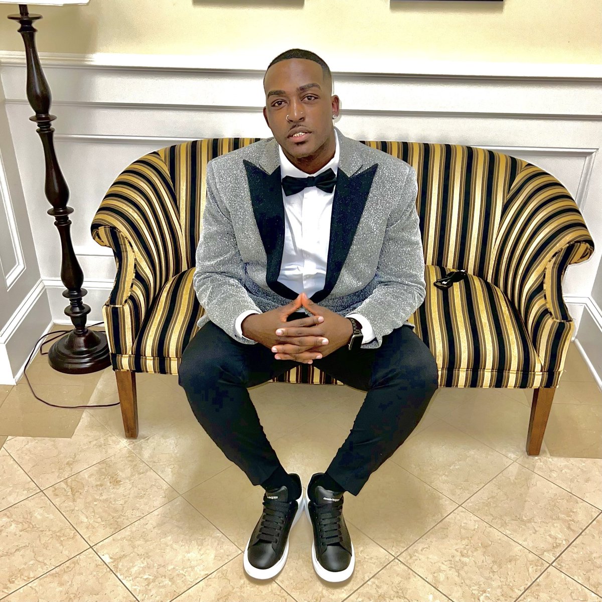 theeegent's tweet photo. A chocolate man in a suit go hit everytime 🍫 https://t.co/QLab7d1XhL