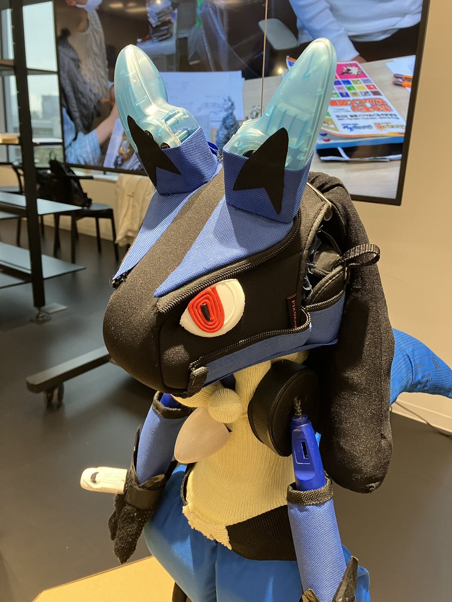 koya_ma_shun's tweet photo. ポケモンと考えるアート・環境教育展
ケーブルとか食器とかの廃材でポケモンを再現してた。ヘボコンみあるカラカラとアルセウスゲットしたかったー https://t.co/PfRAHx6yDX