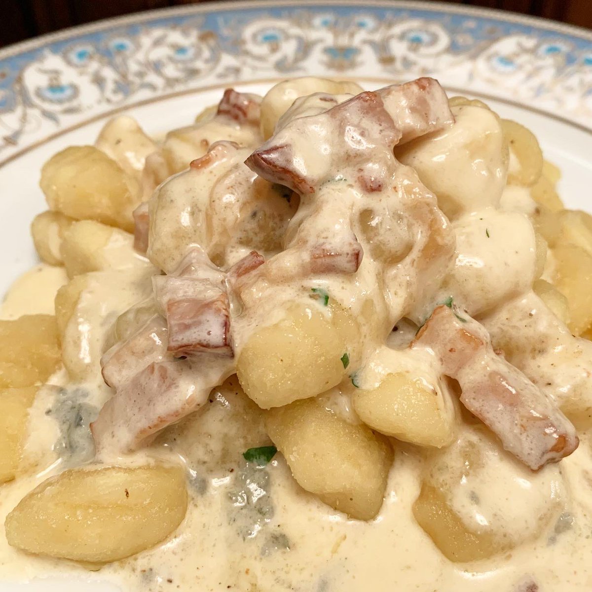 akira_tanaka_10's tweet photo. 今日はイタリアン気分だったので🇮🇹ククーロさんでテイクアウト😋ヤリイカとホタテのイカ墨スパゲッティ、ゴルゴンゾーラチーズのニョッキ、ホタテとモッツァレラのキッシュ😋🇮🇹💕💕💕
#ククーロ #cuculo #阿佐ヶ谷 https://t.co/JOUPzlIGKA
