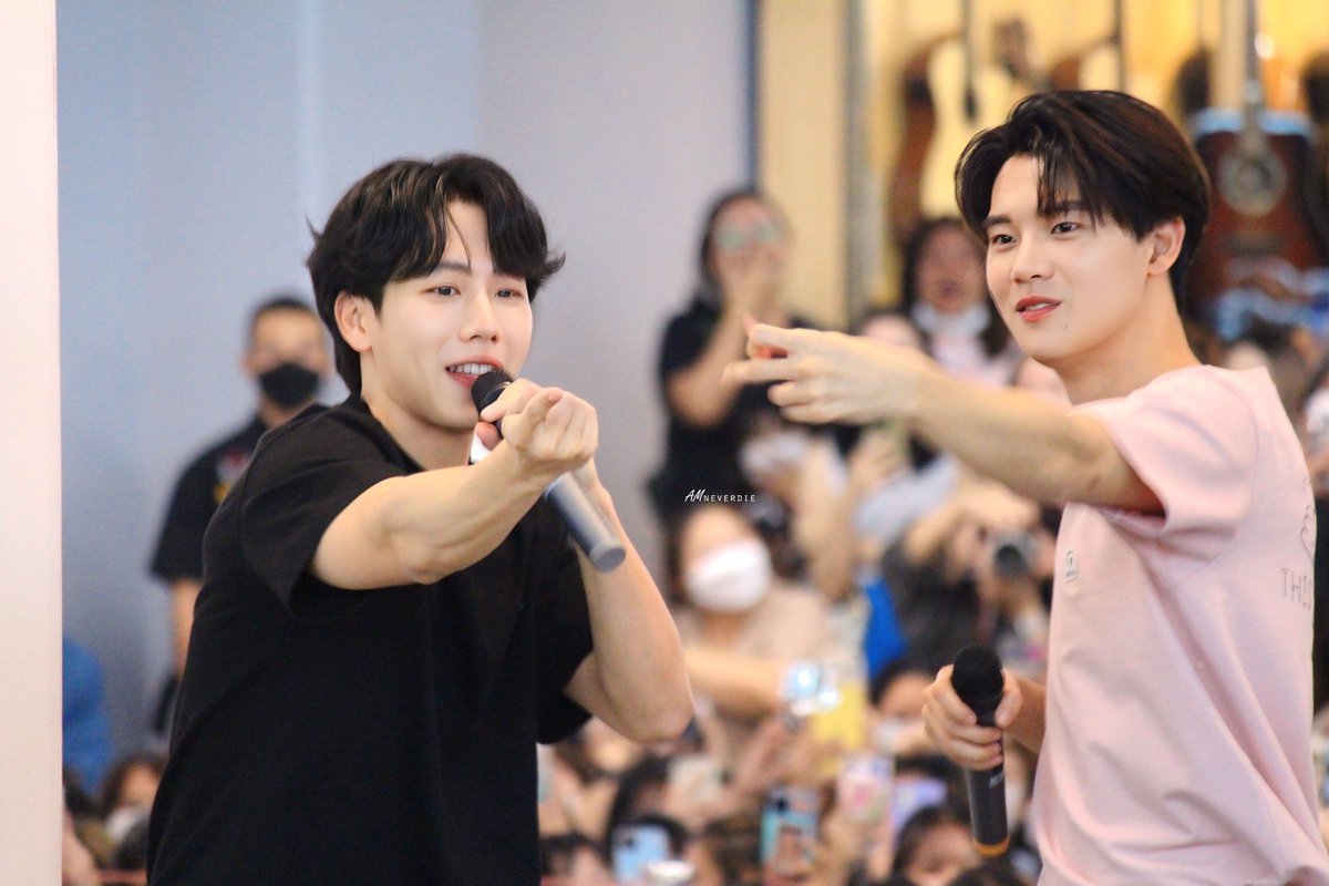 AMneverdiee's tweet photo. เค้าจะไปสุดกันตรงไหน จับมาได้แค่นี้จริง 😹  #DestinyclinicYinWar #yinyin_anw #warwanarat #หยิ่นวอร์ https://t.co/wlYL71tdN6
