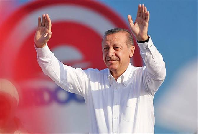 depremm2023's tweet photo. Güvenin 

Destekleyin 

Arkasında durmaya devam edin

Tüm sorunları sadece #RecepTayyipErdoğan çözer https://t.co/mko9o8mtnv