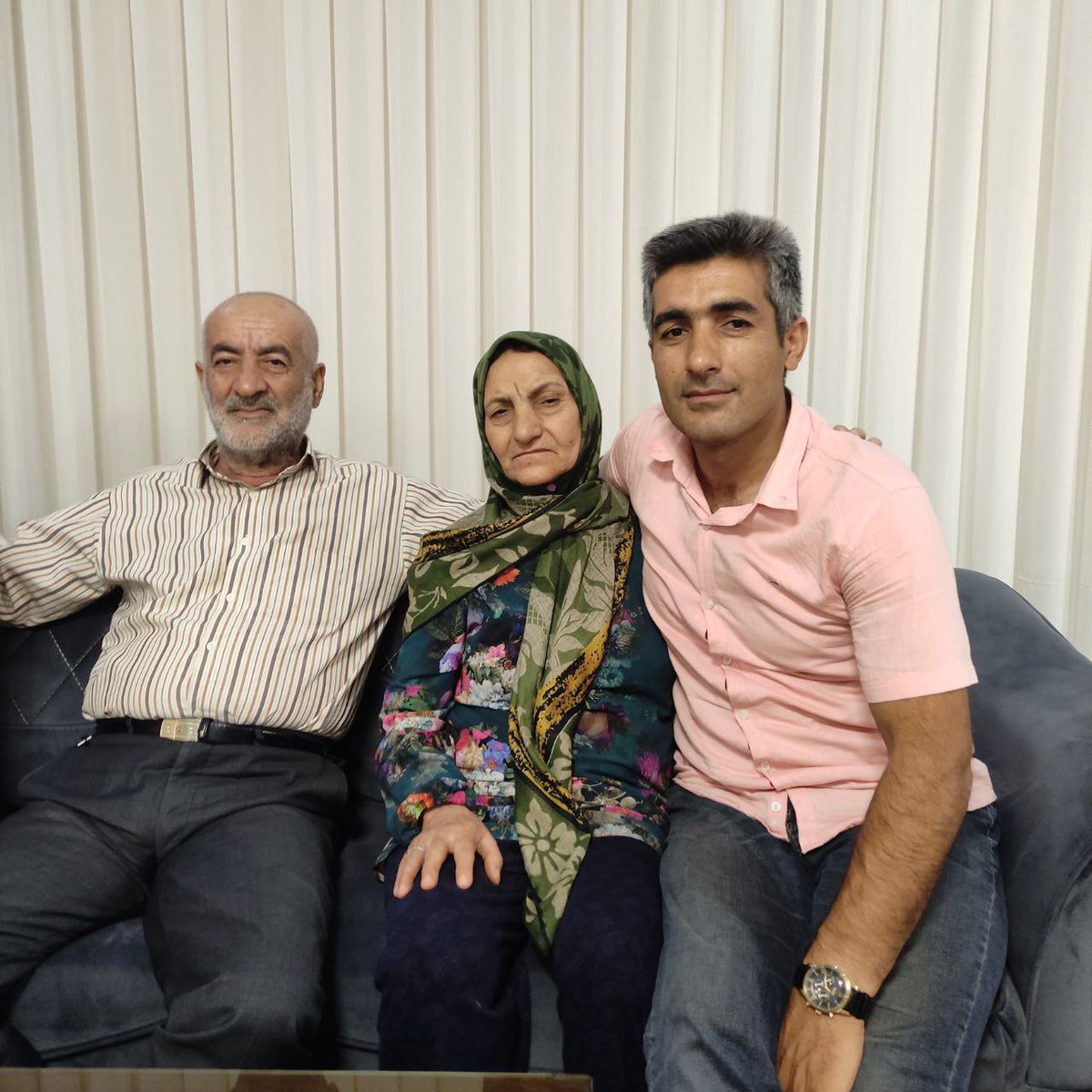 La salute del padre di #JavadHeydari è in pericolo. Il 5 Aprle è stato arrestato dall'#IRGCcotrrorists  al 3 giorno di detenzione e isolamento, è stato portato in ospedale ma è stato trattenuto nel cortile dell'ospedale in modo che non ricevesse cure. Aiutaci. #IranRevolution