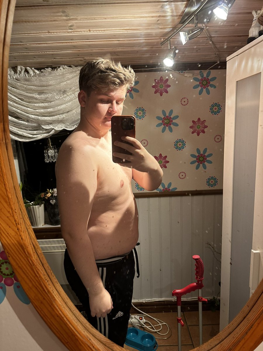 OddFluffy's tweet photo. Forgot to post my workout pics here. January 15 to April 2 https://t.co/iX8v4hmPJk
