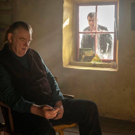 The Banshees of Inisherin alışılmış arkadaşlık hikayelerinin dışında, olayları gereksiz dramatik unsurlarla süslemeden işleyen,kendisi dışında değer atfedilmeyen şeylerin önemine bir övgü. Görselliğiyle göz doldururken hikayesiyle de İrlanda iç savaşına göz kırpıyor.