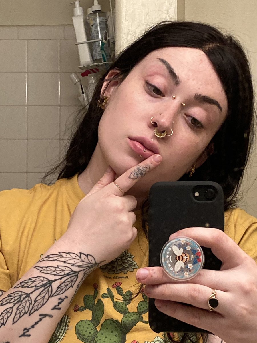 wiccalite's tweet photo. 🌘Wiccalite🌒
For this weekend only I have a few things for sale:) prices listed below! I do cashapp or Zelle. DM to purchase✨

(Beetle Wing Earrings: $10) https://t.co/PEmcrr9KfI