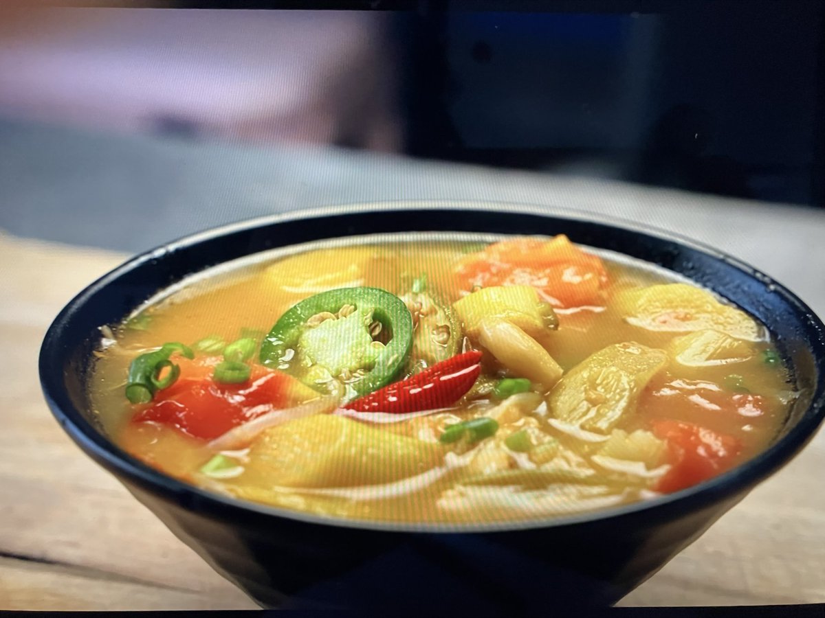schmoozequeen's tweet photo. #EvolvingVegan Episode 2 👍#Portland #PDX 🔥
I Love #Portland!!! Awesome #Vegan food trucks! 🚚
Unique culinary vibe! This week:
Ichiza Kitchen
Fortune Bar
Mama Dut
Ota Tofu
Gnarly's
Broken Rice PDX
Mama's Peruvian Bowls
Mushroom Forest Foraging
https://t.co/O02eCrwY0k https://t.co/dFVIgjJ9IE