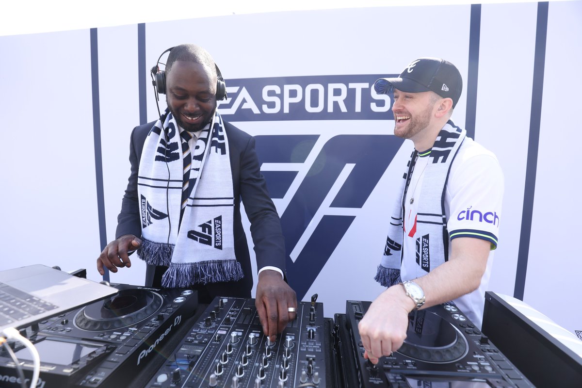 Tottenham Hotspur Foundation coaches are at N17 Arena today until 3pm to provide information and showcase a variety of community programmes the Club offers – come on down!

#PLSupports