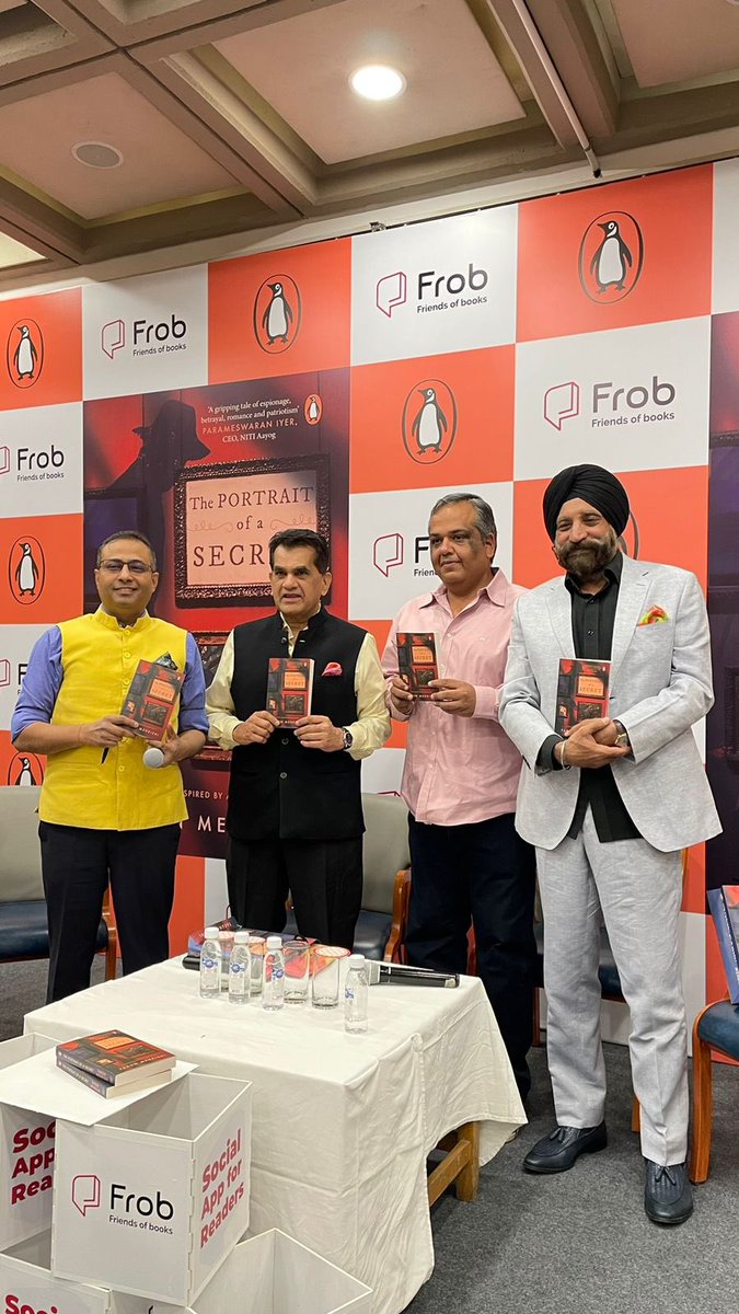 PenguinIndia's tweet photo. “Is da vinci code is 10 in a scale. Tarun Mehrishi’s debut is nothing less than 100” - @MohitGuptaOffic
.
.
.
@tarunmehrishi @amitabhk87 @sikka_harinder at the launch of #PotraitOfASecret @Frobsocial https://t.co/tTVpsaSAvO