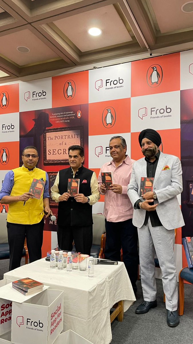 PenguinIndia's tweet photo. “Is da vinci code is 10 in a scale. Tarun Mehrishi’s debut is nothing less than 100” - @MohitGuptaOffic
.
.
.
@tarunmehrishi @amitabhk87 @sikka_harinder at the launch of #PotraitOfASecret @Frobsocial https://t.co/tTVpsaSAvO