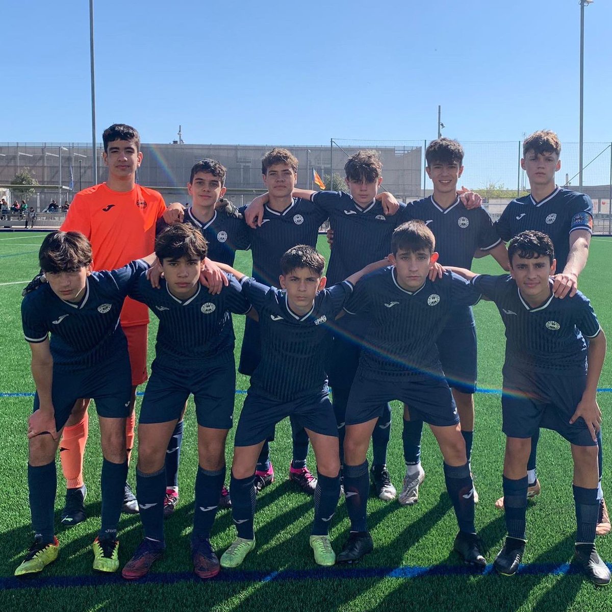 atleticamistat's tweet photo. Infantil A 2-3 Elche CF 

Se escapó el partido por detalles tras un gran esfuerzo del equipo de @pabloperisc, @PepePrieto20 y Sanju.

Los #azules remontaron el 0-1 y en los últimos 5 minutos el rival le dio la vuelta. 

A seguir peleando 💙 https://t.co/vZUYP7bPWP