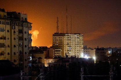 PTIKUR's tweet photo. I pray for the day
Whn the children of #Palestine 
#Syria &amp; #Lebanon 
wake up to the sounds 
of birds 
nOt bombs....
Amen 🥹
#القدس 
#GazaUnderAttack

@R_Ar37
@ZMSpeeks
#FawadChaudhry https://t.co/QMpkYQz0Wp
