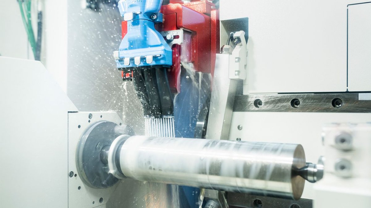 "STUDER SmartJet: Grinding has never been this cool"

This innovation by the team at Fritz Studer AG increases sustainability in production for our customers. 

#unitedgrinding #cncgrinding #cncmachining #cncmachinist #instamachinist #machinistlife #cncgrinder