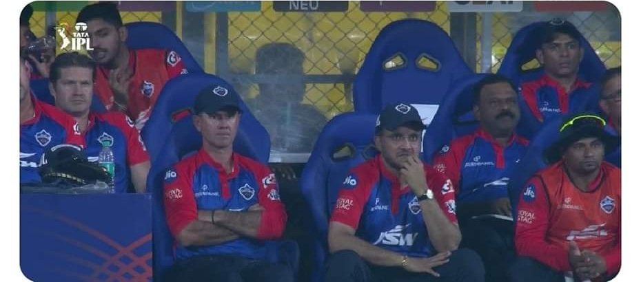 3rd loss in ROW🤐
UDASS CHEHRY'LAL NEELI WARDI 
YE SCENE DEKHA DEKHA LGTA HIA
@IPL 
@KarachiKingsARY 
@BazifJ
@hammadmateen
@amiryamin54
αψαՀ ςհαհ
ѵσίɕε σƒ ԹαƘίςϯαη🎤