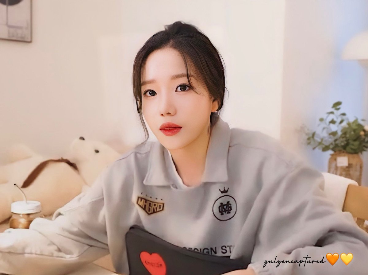 #YURI #조유리
<a href="/JOYURI_offcl/">조유리 JO YURI</a>