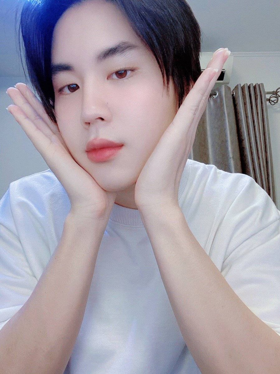 nuomia_bp's tweet photo. Come make friends with me, big army 🥦 Please follow me💞
#bounprem
#bbOun 
#prem_space https://t.co/0xJDTw8Fnc