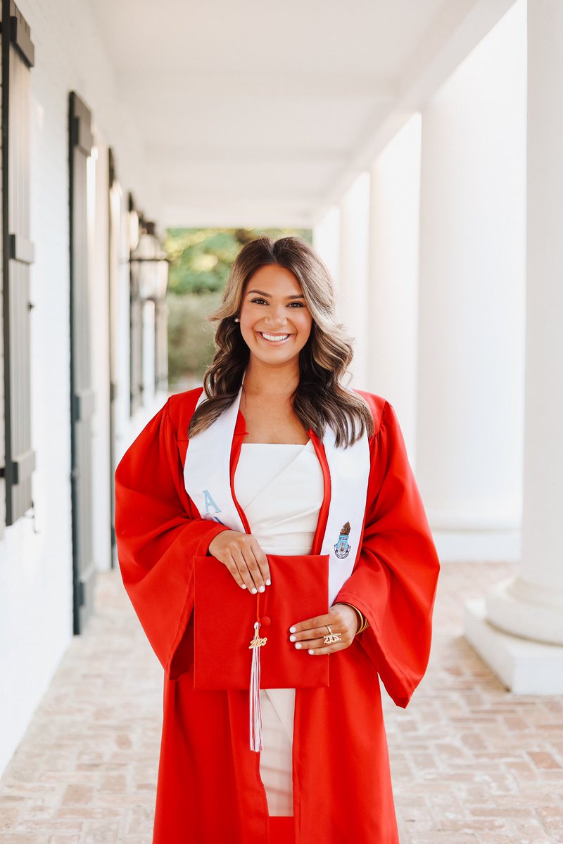 victoriaaa_reid's tweet photo. About one month away from graduating with a B.S. in Psychology + Health! ๐๐ค๐ผ๐๐ค
I am ecstatic to say I will be joining the Inside Sales Consultant team with the New Orleans Saints and Pelicans after graduation! โ๏ธ๐โค๏ธ๐๐
#RaginGrad #Saints #Pels https://t.co/XZvY7k8f8x