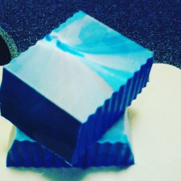 srnorganics1's tweet photo. Pressed carnations organic palm free coconut milk soap cakes #summerrainesnaturals #summerrainesnaturals💜💜💜💜 #floralsoap #carnations #syntheticfree #naturalskincare #organicskincare https://t.co/IQOofGOQqe