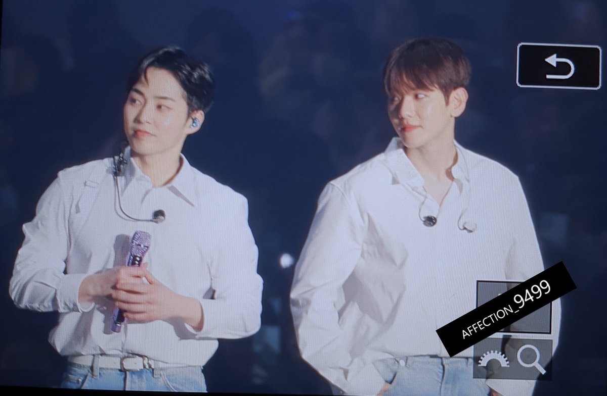 affection_9499's tweet photo. 밥 안먹어도 배부르고 행복하잖아 멍냥이들 오랜만이야 🐶🐱

#XIUMIN #시우민 #김민석 #BAEKHYUN #백현 #변백현 #TimeForEXO #EXOCLOCK_D1 https://t.co/TNDjDYbVez