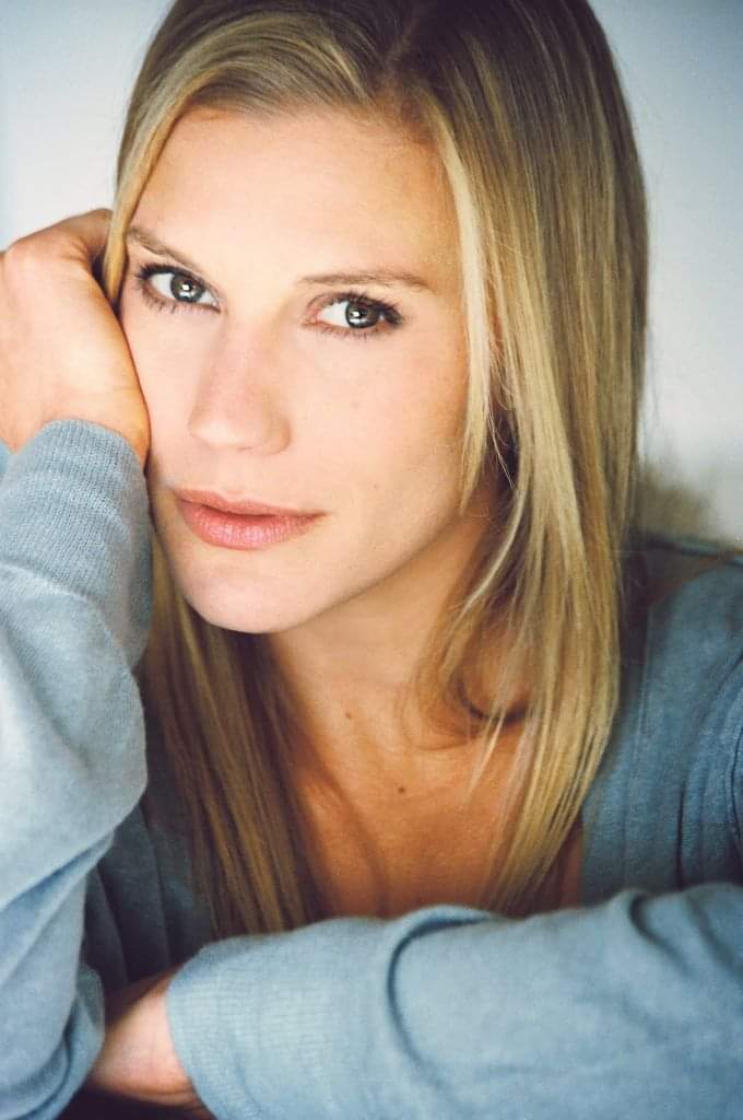 Happy Birthday to Katee Sackhoff who turns 43 today! 