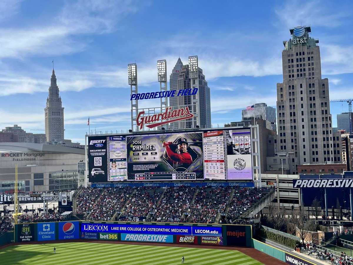 MarnieUrso's tweet photo. Baseball is back in #CLEVELAND 
#HomeOpener #ForTheLand @CleGuardians https://t.co/76LlYmc3V6