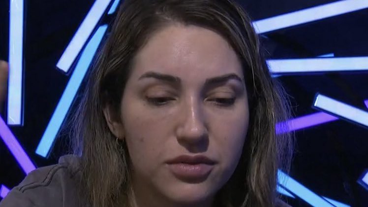centralreality's tweet photo. Amanda disse que adorou a festa porque falava sobre ser livre de padrões e que ela sempre diz ser fora do padrão. #BBB23 https://t.co/FR2hGfKFcJ